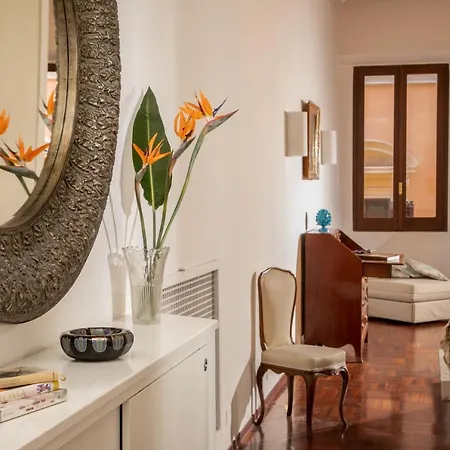 Holiday home Riccardo Condotti Rome